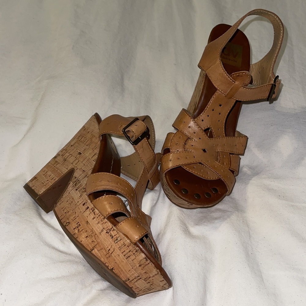 DOLCE VITA WOMANS CORK Platform Heel. SANDALS